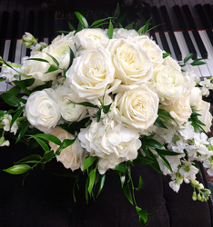 Elegant White Rose Bouquet 